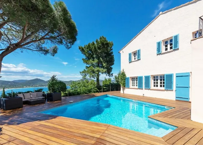 Vila With Magic View Of Bay Of Tropez